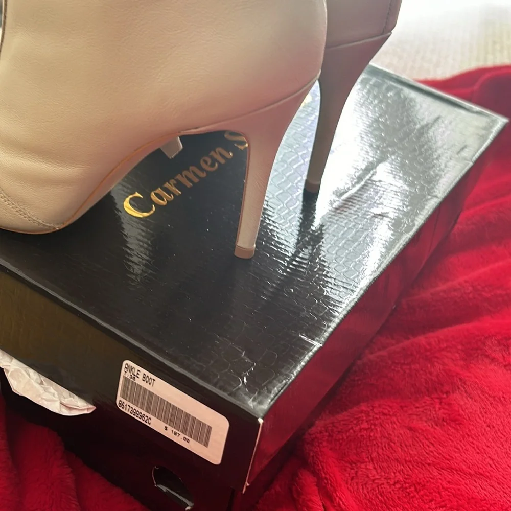 Boots - Picture 2 of 5